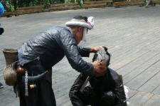 惠东欲带老伴游遍中国(带着老伴去旅游)
