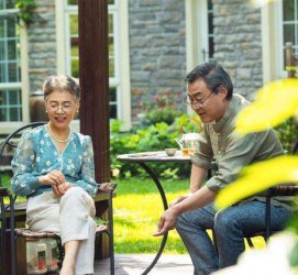 惠东坦言带老伴游遍中国(我和老伴去旅游)