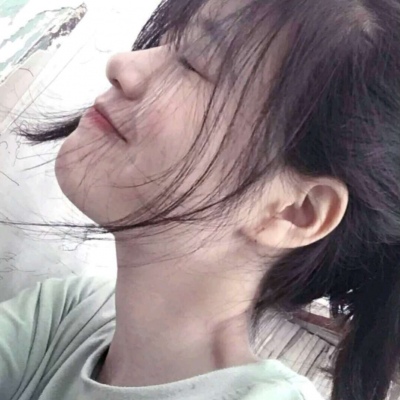 惠东伴游女生烟雨蒙蒙的资料