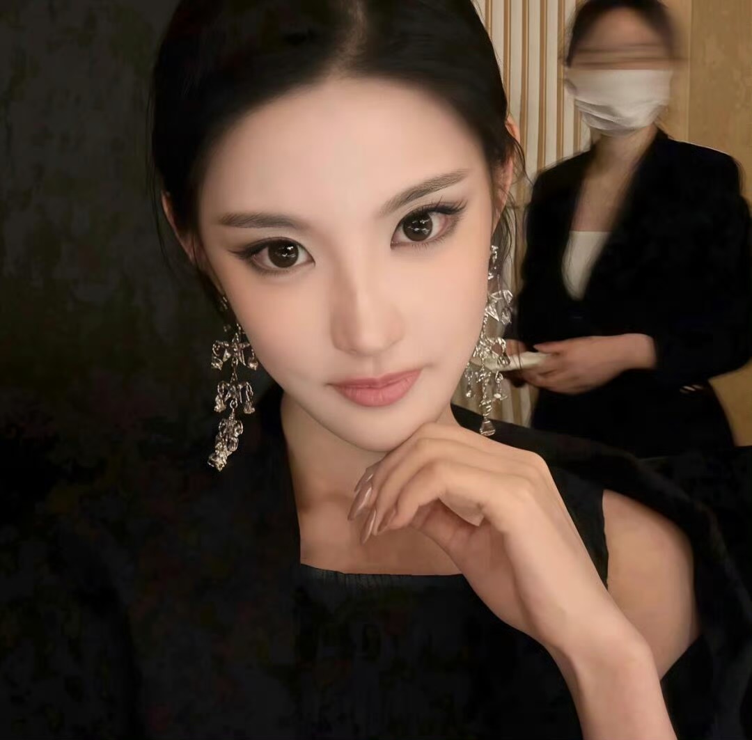 惠东伴游女生 | Isabella Chen的资料